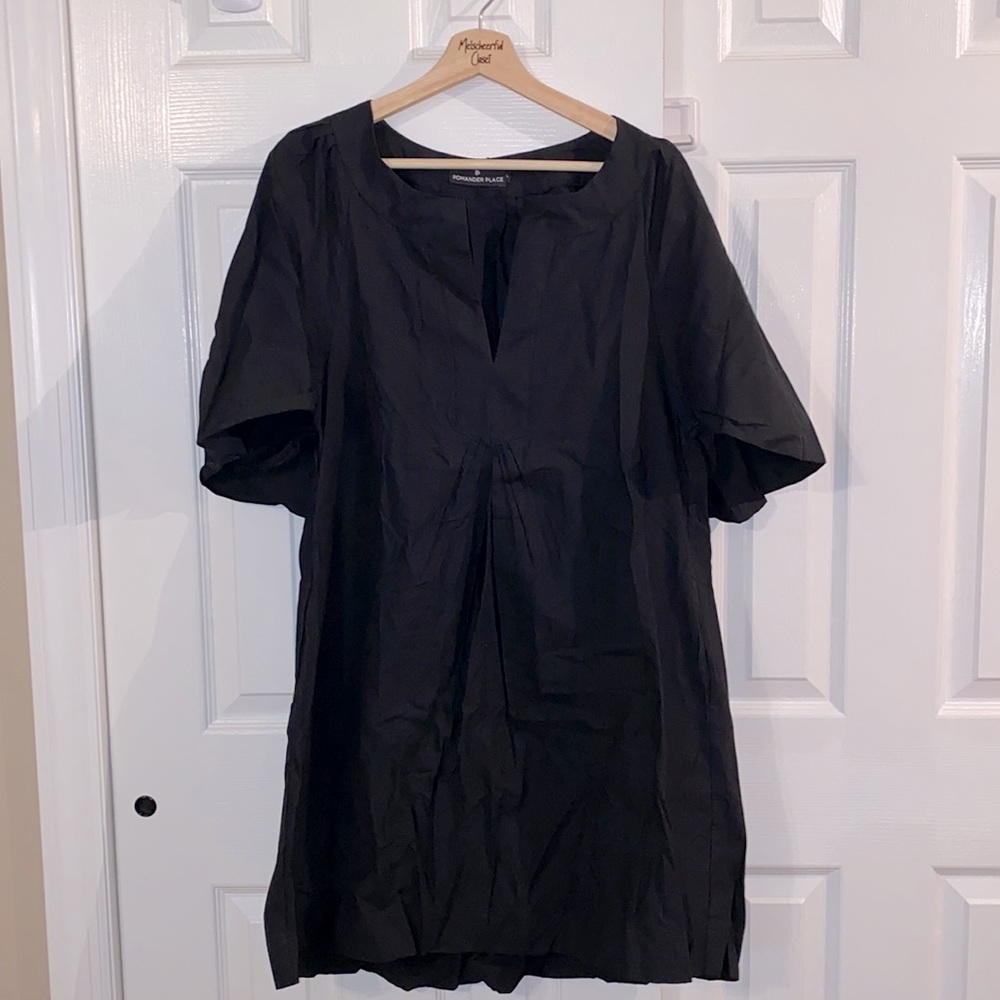 Black Finley Flutter Sleeve Dress
POMANDER PLACE - Picture 9 of 14